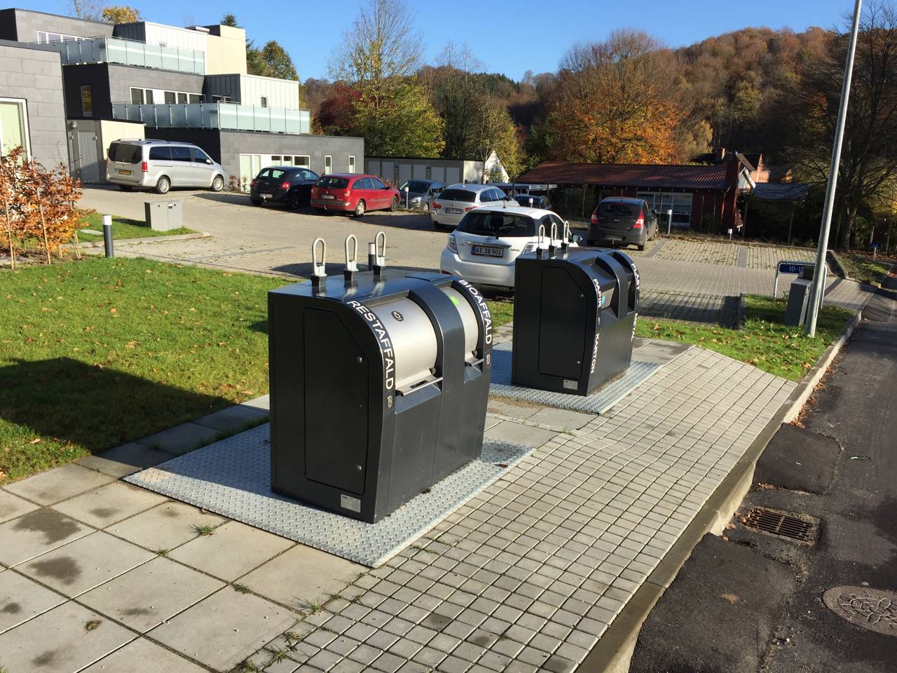 Oversigtsbillede af nedgravet affaldsløsning i tæt-lav bebyggelse